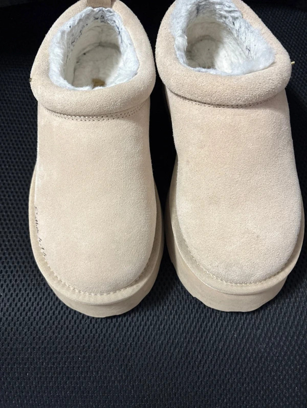 Esther 4:14 platform slip on size 4